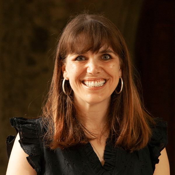 Elizabeth Dogwood Headshot